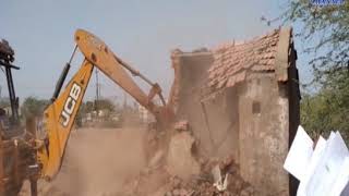 Morbi | Demolition by pushing on government land | ABTAK MEDIA