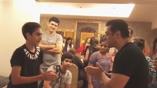 Salman Khan Playing Hand Slap Game With His Nephews ????