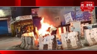 Hyderabad crime, घर के बाहर खड़ी हुई गाड़ियों को एक मनचले ने आग के हवाले कर दिया
