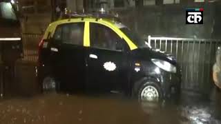 मुंबई में बारिश के बाद जलभराव से सड़कों पर लगा भारी जाम