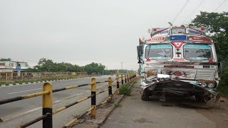 आगरा: कांवड़ियों को ट्रक ने मारी टक्कर, चार कांवड़ियों की मौत