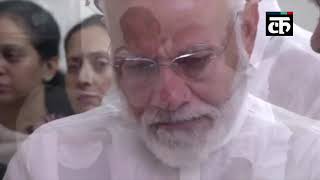 PM मोदी ने सुषमा स्वराज के आवास पर जाकर अर्पित की श्रद्धांजलि