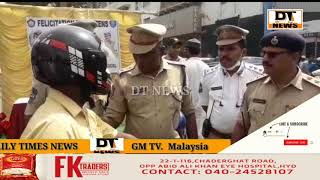 Traffic Police Appreciate People Following Traffic Rules | Awarded With Gifts - DT News