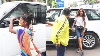 Shilpa Shetty Bad Behavior Towards Beggars Asking For Money
