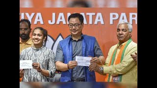 Wrestler Babita Phogat, Mahavir Phogat join BJP, say ready for political dangal
