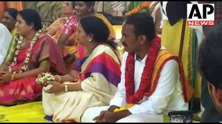 Vangaveeti Radha Family | Yagam For Chandrababu's Victory | Ltest News | online entertainment