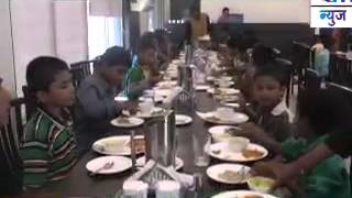 धनंजय मुंडे यांचा वाढदिवस अनाथआश्रमातील  मुलांना उच्च दर्ज्याच्या हॉटेल मध्ये जेवण देऊन साजरा