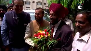 Prakash Javadekar meets Milkha Singh as part of BJP's Sampark Abhiyan
