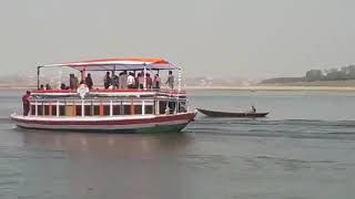 Priyanka Gandhi leaves from Ramnagar for Assi Ghat by boat