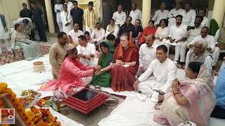 रायबरेली में सोनिया गांधी जी नामांकन से पहले पूजा अर्चना करती हुई