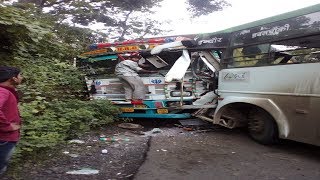 MP Accident News // यात्री बस और ट्राले की भिड़ंत, 5 यात्री हुए घायल, बस खाई में.....