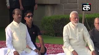 प्रधानमंत्री मोदी ने महात्मा गांधी और लाल बहादुर शास्त्री को जयंती पर अर्पित की श्रद्धांजलि