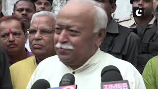 Mohan Bhagwat casts his vote in Nagpur