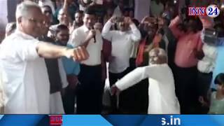 सीएम भूपेश बघेल ने अपने हाथो पर बैगा से पड़वाए चाबुक, फिर    VIDEO