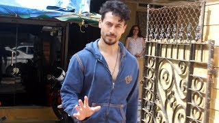 Tiger Shroff Spotted Astrology Office At Khar - Watch Video