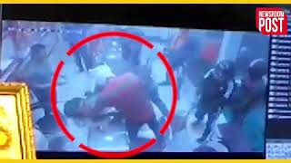 जौनपुर में ज्वैलरी शॉप में गन प्वाईंट पर लूट, CCTV में कैद वारदात