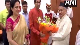 #MAHARASHTRA : राज्यपाल से मिले #Uddhav_Thackeray, पत्नी भी रहीं साथ, कल लेंगे शपथ