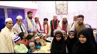 Fajr Ki Namaz Padne Par Bachcho Ko Gifts Aur Food Diya Ja Reaha Hain At Masjid E Rahmath E Alam.