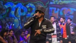 Ranveer Singh Singing Rap Song Apna Time Aayega at Lakme Fashion Week Event