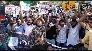 NRC Aur CAB Ko Lekar Hyderabad Ki Awaam Ka Bada Protest | Thousands Of People On Road | Dharna Chowk