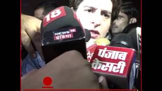 India Gate पहुंची Priyanka Gandhi, कहा- मैं प्रदर्शनकारियों के साथ हूं