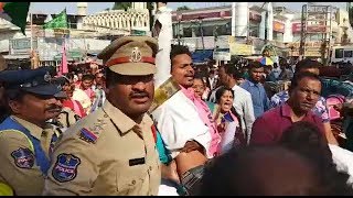 TRS Workers Protest Against CAA And NRC | Got Arrested At Charminar By Charminar Police |