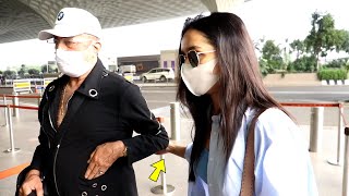 Shraddha Kapoor Taking Care Of Old Father Shakti Kapoor Like a Perfect Daughter Very Sweetest moment