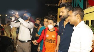 Rahul Vaidya Ko Fans Ne Ghera, Jab DisHul Met JasLy | Dinner Party