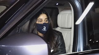 Janhvi Kapoor Ne Media Ke Liye Mask Utarne Se Kiya Mana, Spotted At Mumbai Airport