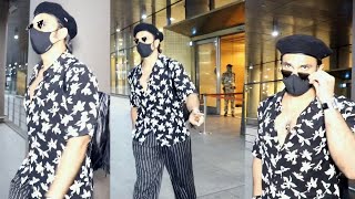 Floral Black Shirt Me Airport Par Chaye Actor Ranveer Singh - Watch Video
