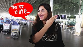 Mumbai Airport Par Arshi Khan Ki Media Ke Sath Masti, Mera Ghar To Ye Hi Hai