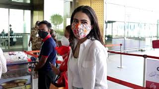 Sara Ali Khan With Her Mother Amrita Singh Spotted At Mumbai Airport