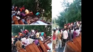 Watch: Hundreds pounce on top of overturned truck carrying beer in Karnataka's Chikmagalur