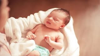 महिला ने सड़क पर दिया बच्चे को जन्म
