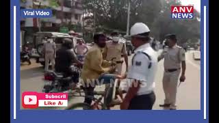 बिहार में लॉकडाउन के पहले दिन, बेवजह सड़क पर घूमने वालों पर पुलिस का चला डंडा