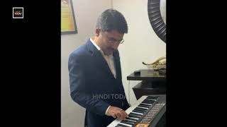 Old VIDEO of Rohit Sardana playing piano Beautifully, Going Viral Now