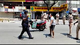 Police In Action | Bahar Math Niklo | Hyderabad Lockdown | SACH NEWS |