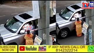 TAMILNADU CHIEF MINISTER MK STALIN STOP HIS CONVOY TO RECEIVE A REQUEST APPEAL  FROM A WOMAN