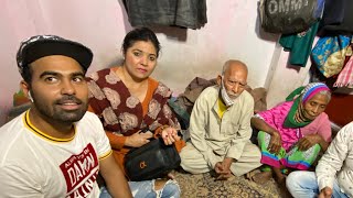 How 80 year old couple live in small slum - Baba Ka Dhaba