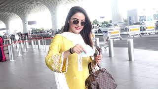 Jasmin Bhasin Spotted At The Mumbai International Airport Departure