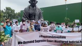 भाजपा सरकार के जासूसी कांड के खिलाफ सड़क से लेकर संसद तक कांग्रेस का विरोध प्रदर्शन जारी है