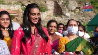 PV Sindhu visits Vijayawada Kanakadurga temple | social media live