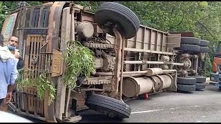 Another accident due to stray cattle, Container truck turns turtle trying to avoid cattle at Ponda