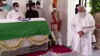 Prime Minister Shri Narendra Modi pays his last respects to Kalyan Singh Ji in Lucknow.