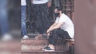 सिद्धार्थ शुक्ला को अंतिम विदाई देते हुए छलक पड़े आसिम के आंसू, बारिश में भीगते हुए Photo आई सामने