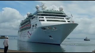 Seasons first cruise ship MV Cordelia anchors at MPT. Brings 1500 tourist along 600 crew members
