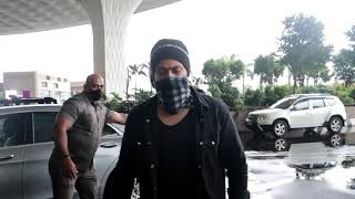 Superstar Yash Spotted At Mumbai Airport Departure