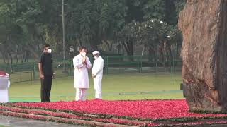 Shri Rahul Gandhi pays his tribute to former PM Smt. Indira Gandhi at Shakti Stal