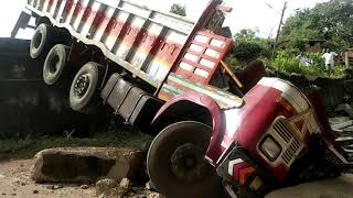 Fatal accident at Pernem. Driver loses control of truck