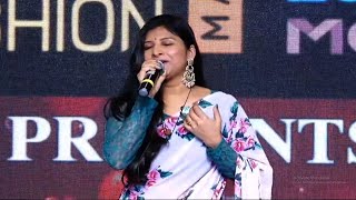 Mangli Sings YENNEGU HENNIGU Song | Ek Love Ya | Rachitha Ram